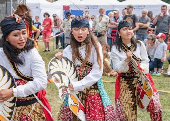 Jathilan dan Barongan Pukau Warga Praha